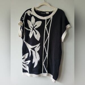 Vintage knit top PK's Kloset floral black and white